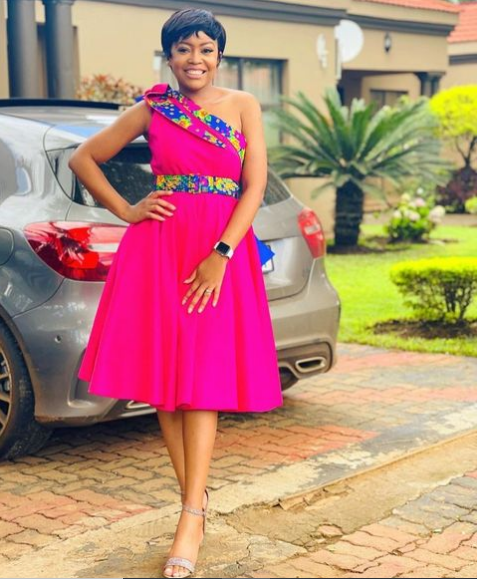1 arm Tsonga dress for floral waist and neckline